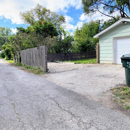 *King Bed/3Bds House Near Naval Base & 6Flags* Apartment Waukegan Exterior photo