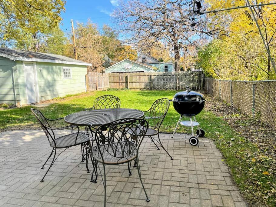 *King Bed/3Bds House Near Naval Base & 6Flags* Apartment Waukegan Exterior photo