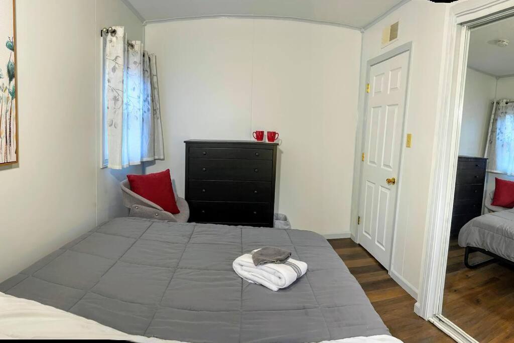 *King Bed/3Bds House Near Naval Base & 6Flags* Apartment Waukegan Exterior photo