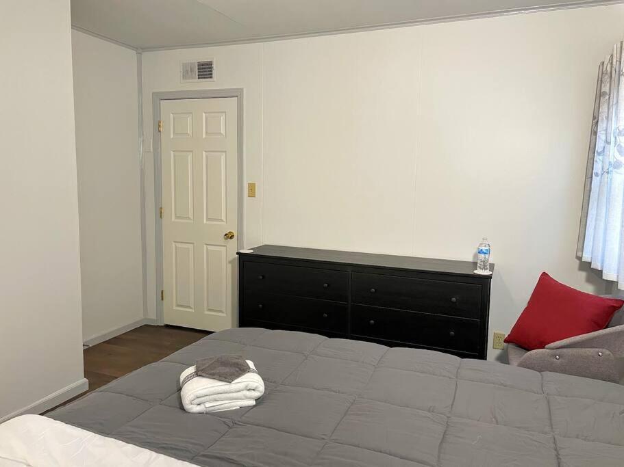 *King Bed/3Bds House Near Naval Base & 6Flags* Apartment Waukegan Exterior photo
